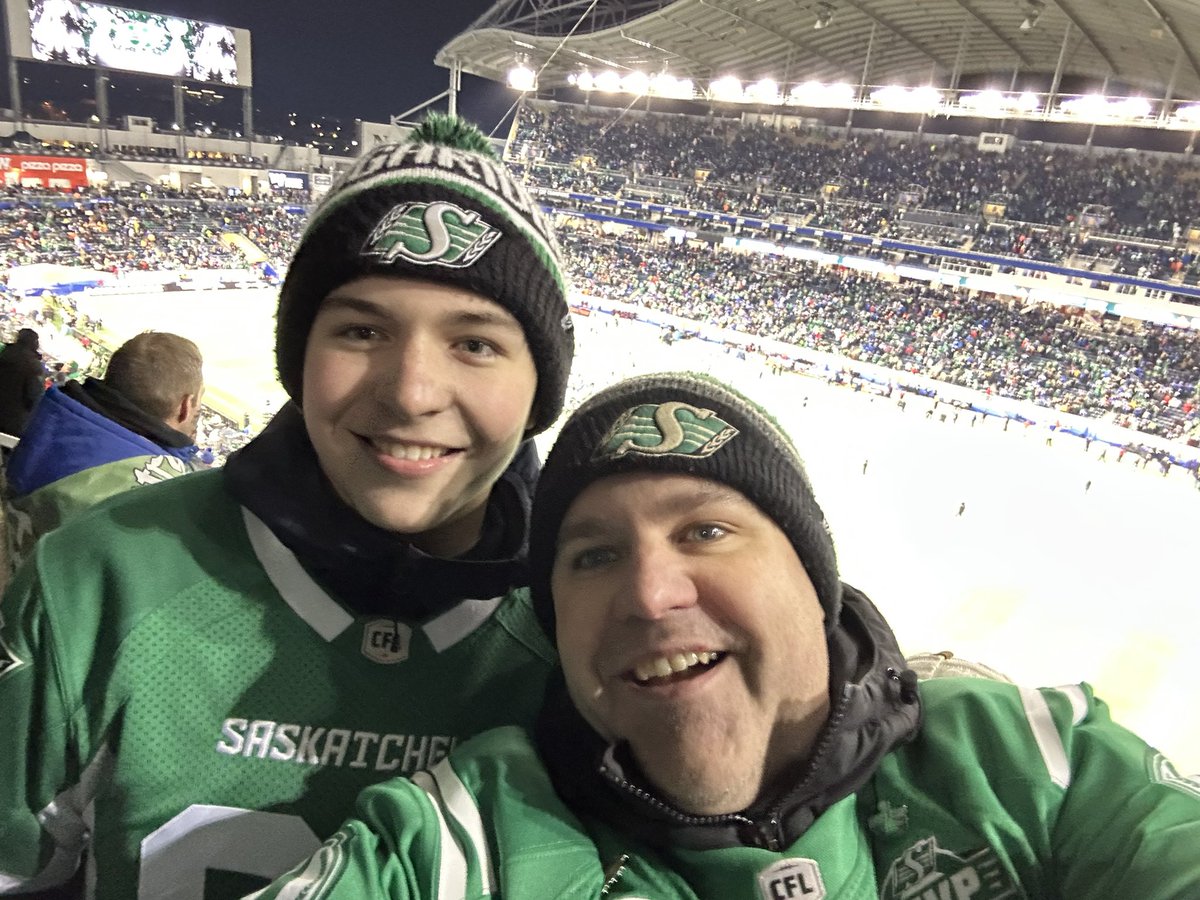 osmachenko's tweet photo. What a night! @sskroughriders https://t.co/DxsYNVYDzg