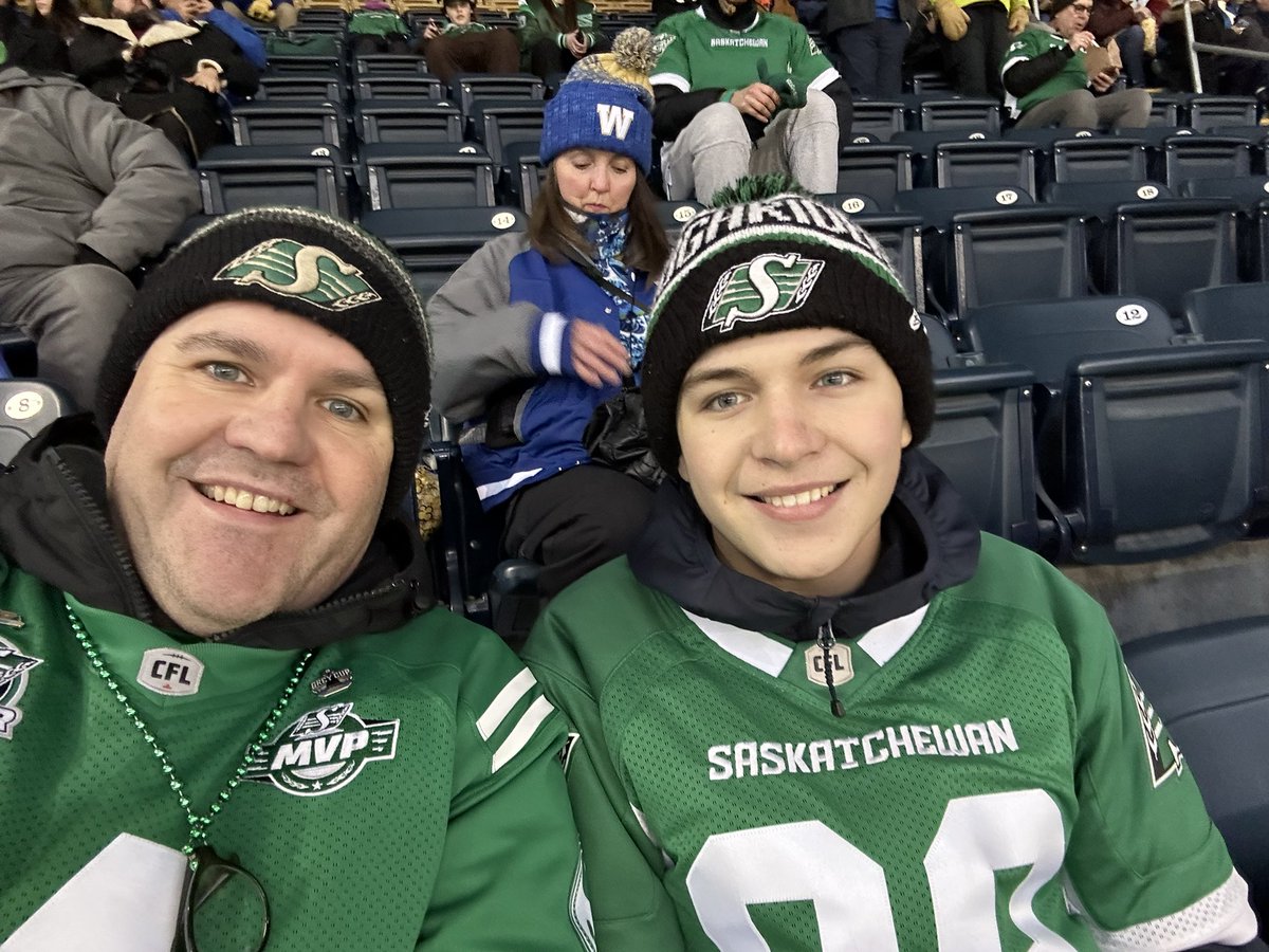 osmachenko's tweet photo. What a night! @sskroughriders https://t.co/DxsYNVYDzg
