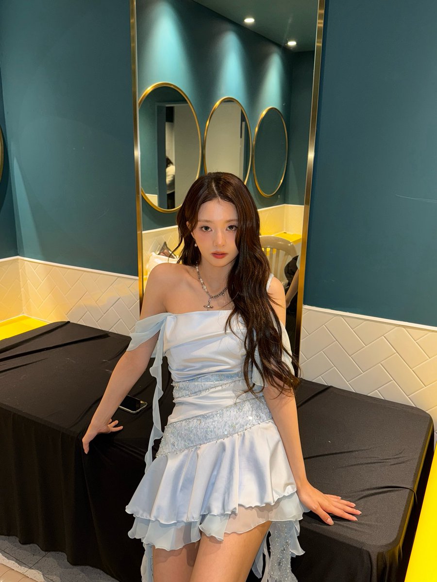movie601's tweet photo. 나경님께서 사진 선물을 🩵🩵🩵 https://t.co/Jv2KUHyUEH