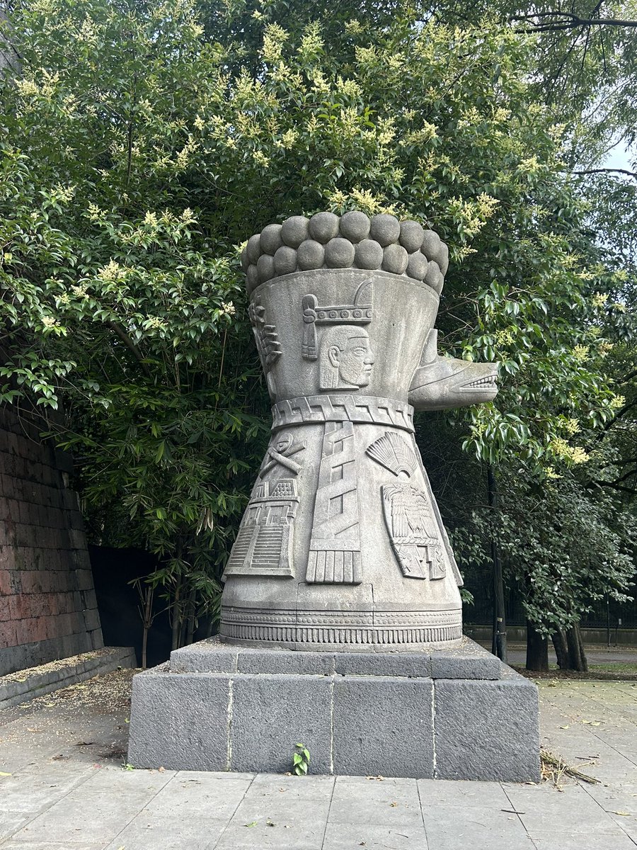 JonGuilDon's tweet photo. 9月27日　メキシコ #チャプルテペック公園

あの1977年？にマスカラス兄弟が特写した場所がわかりました❗️

#Mexico 
#milmaskaras
#doscaras
#LuchaLibre 
#マスカラス
#ドスカラス https://t.co/zn8OdKraQb