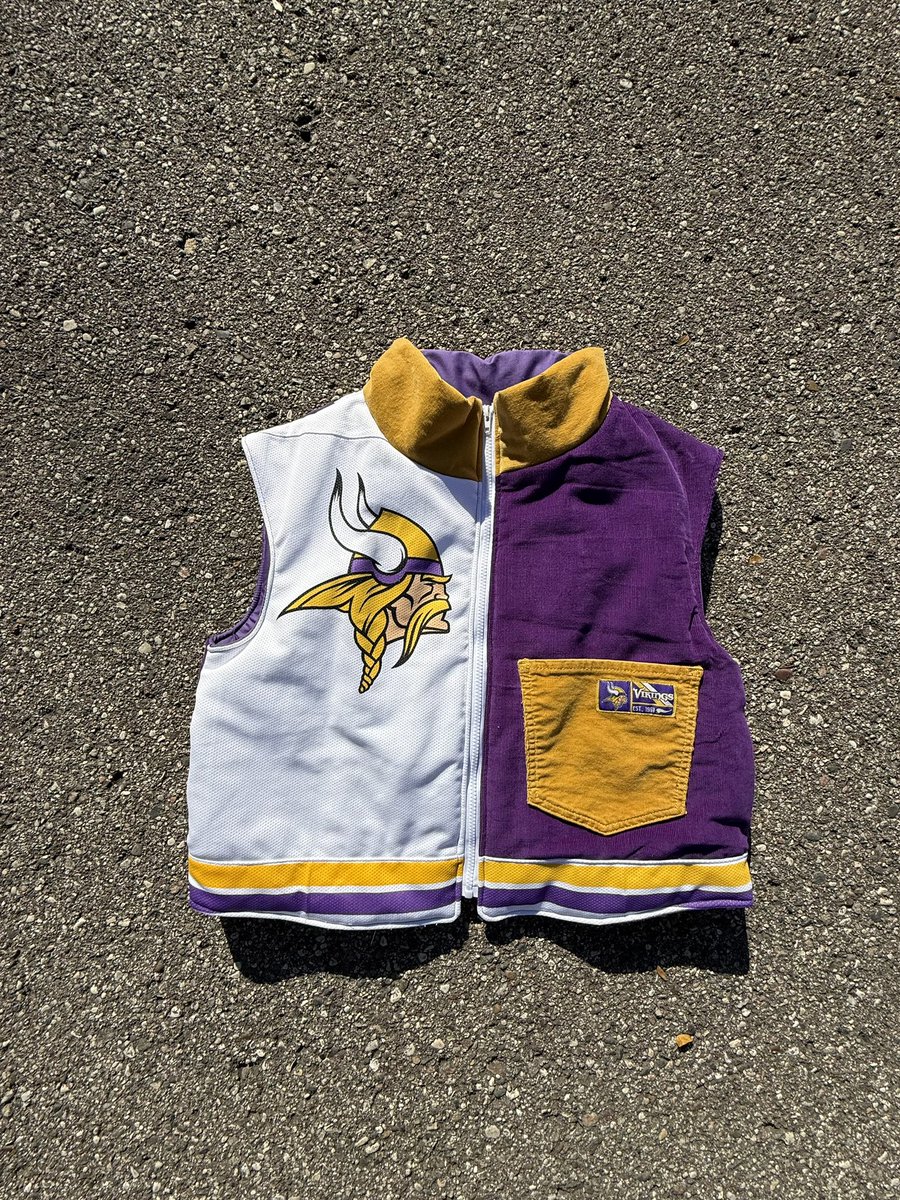 ARIESARCHIVE1's tweet image. This beauty sold🫢 3 other vests available! Remember when they are sold they are not replicated! #skol #Vikings #Minnesota
