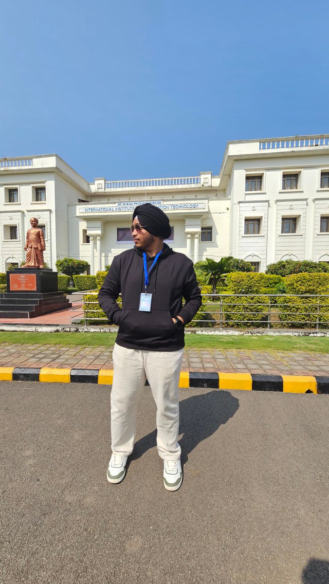 JaskaranJo19851's tweet image. Attended my first Google event — DevFest at IIIT Raipur 🎉
Joined with friends Nand &amp;amp; Raj, explored stalls, met new people &amp;amp; grabbed some cool Google goodies!

Interesting glimpse into the developer community 👨‍💻✨

#GoogleDevFest #IIITRaipur #TechCommunity #AI #ML #Google