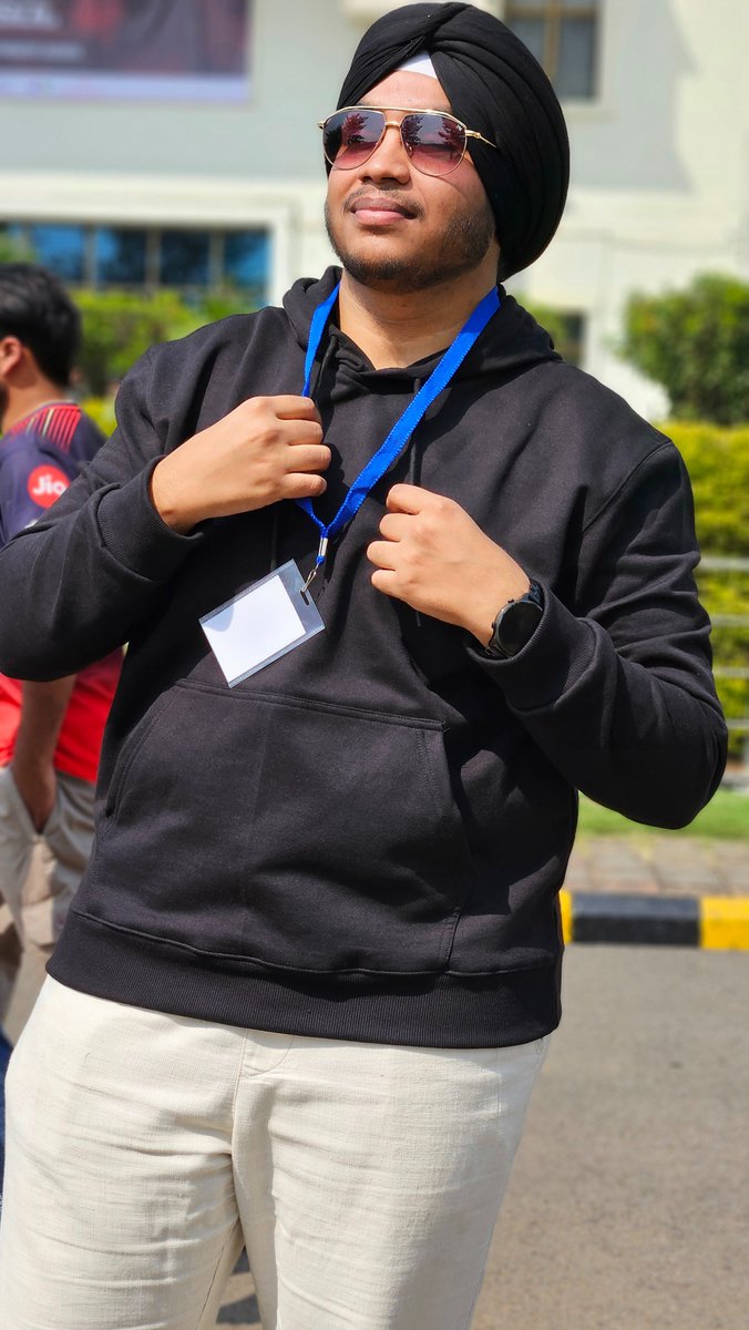 JaskaranJo19851's tweet image. Attended my first Google event — DevFest at IIIT Raipur 🎉
Joined with friends Nand &amp;amp; Raj, explored stalls, met new people &amp;amp; grabbed some cool Google goodies!

Interesting glimpse into the developer community 👨‍💻✨

#GoogleDevFest #IIITRaipur #TechCommunity #AI #ML #Google