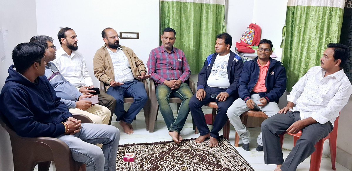 ManjeetIMOPS's tweet image. #AINPSEF का लगातार बढ़ता कारवां
#WestBengalChapter
कल ऑल इंडिया एनपीएस एम्पलाइज फेडरेशन का पश्चिम बंगाल चैप्टर अपनी पहली बैठक अभिषेक विश्वास जी के नेतृत्व में कोलकाता में करते हुए। आज हमारी फेडरेशन भारत के 18 राज्यों में अपने चैप्टर के साथ काम कर रही है और 62 से भी ज्यादा…