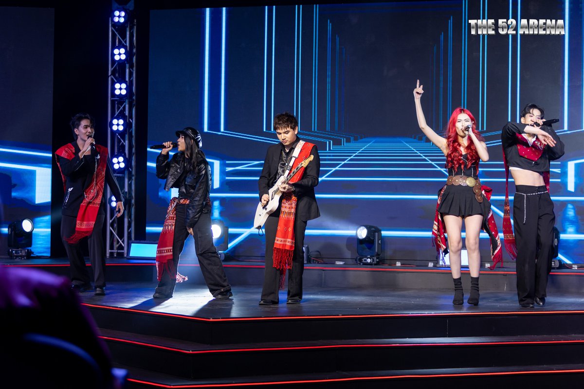 The52Arena's tweet image. The Next Ep พรุ่งนี้❗️ 
เตรียมพบกับโชว์สุดจึ้งกับอีก 8 กลุ่มที่เหลือ รอติดตามและส่งเสียงเชียร์ได้ใน

THE 52 ARENA🔥

ทุกวันอังคาร 22:30 น. ช่อง one31 
และดูย้อนหลังฟรี! ทางแอป oneD, True Vision NOW, Viu 

#THE52ARENA 
#Projext52 
#one31 #oneD #วันดี 
#TrueVisionsNOW 
#ดูได้ที่Viu…