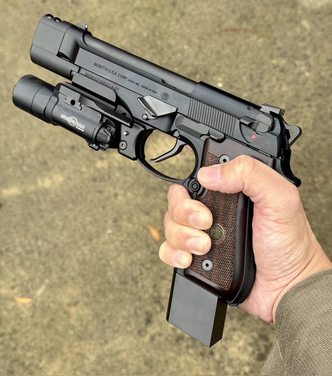 🇮🇹 Beretta 92FS 
▫️9x19mm
▪️gpsydngr85
