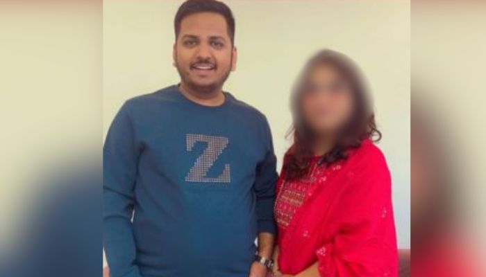 tv13gujarati's tweet image. રાજકોટ પ્રેમ સંબંધમાં થયેલી ફાયરિંગમાં પત્ની તૃષાનું સારવાર દરમિયાન મોત નિપજ્યું, જાણો સમગ્ર મામલો

tv13gujarati.com/news/rajkot-wi…

#Rajkot #Nageshwar #RajkotPolice