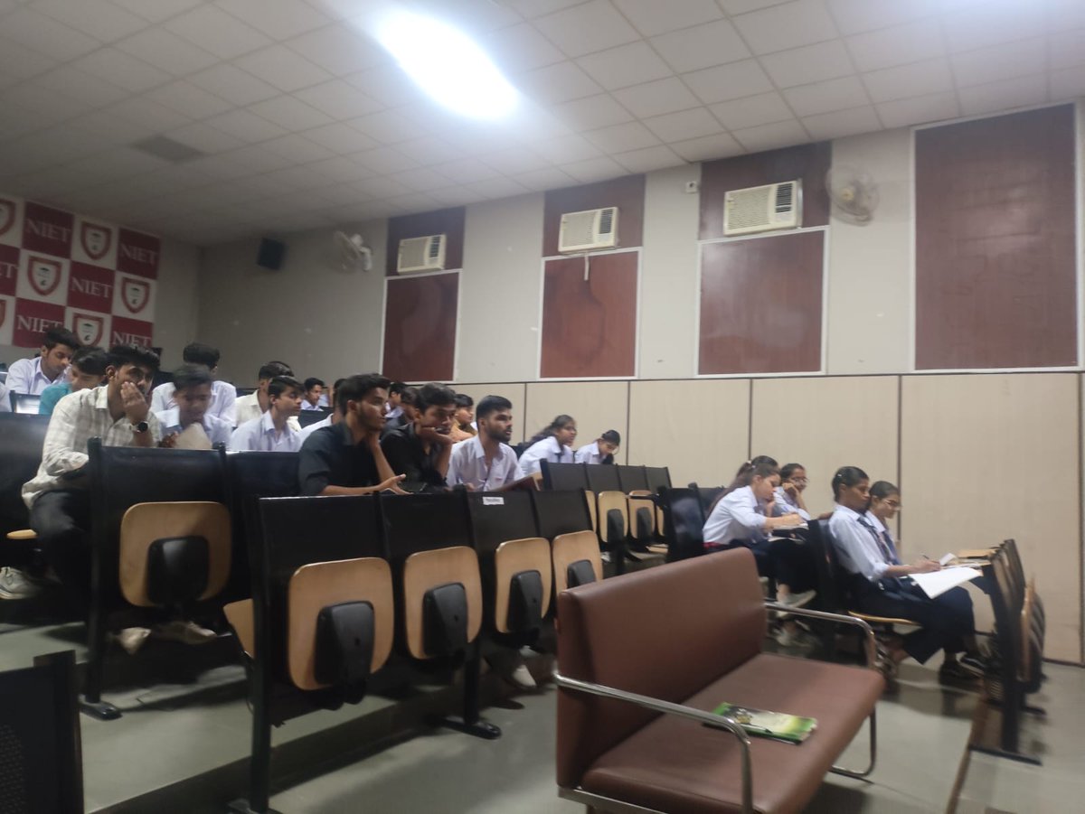 msmetcbhiwadi's tweet image. MSME TC Bhiwadi successfully concluded the ESDP on PLC Programming &amp;amp; SCADA at NIET Alwar
Hands-on training in automation, control systems &amp;amp; Industry 4.0 skills
Building the next generation of automation professionals
#PLC #SCADA #NIETAlwar #IndustrialAutomation #SkillDevelopment