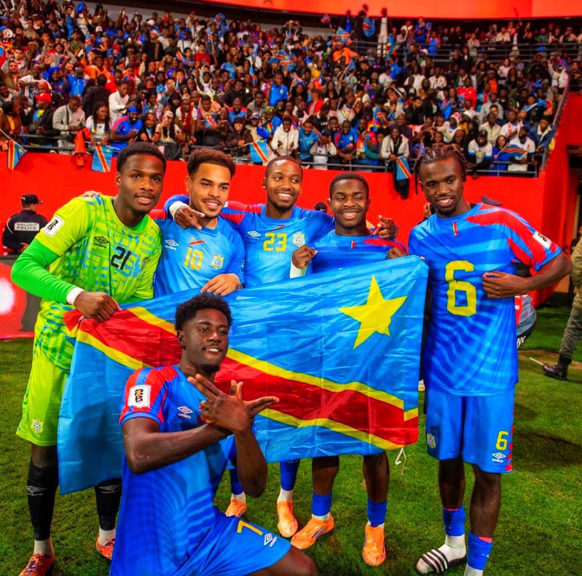 sidis_samy's tweet image. #RDC: l’avenir est assuré 🇨🇩 une jeunesse disciplinée 💪