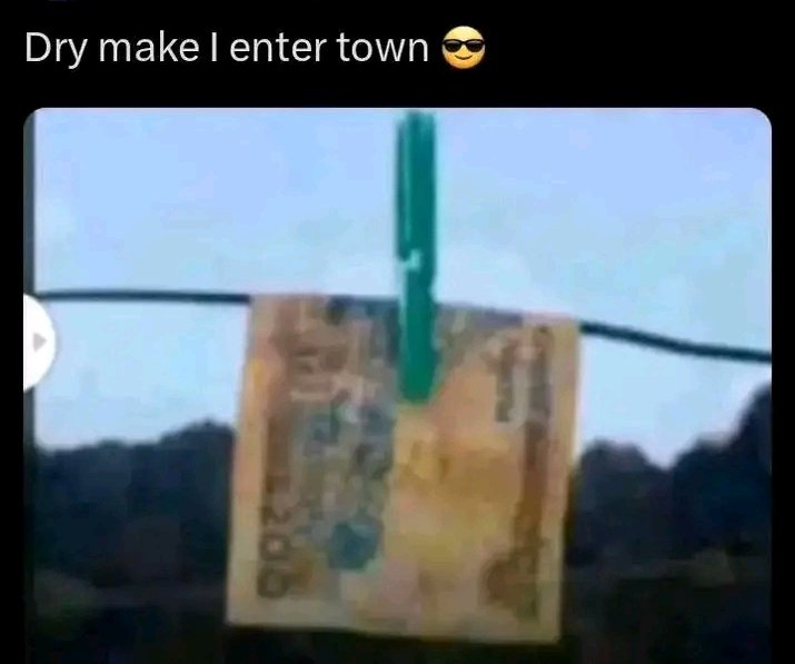 SEEcryptNa's tweet image. Gm CT 

Gm Crypto enthusiastic and investors

Hope your weekend was great. 

here's little of my finding as a tokenomics analyst. 

$Dew from the @DewMoonex 

has just 1B total supply 
currently 75% is in circulation 
25% is locked waiting for government holders to decide