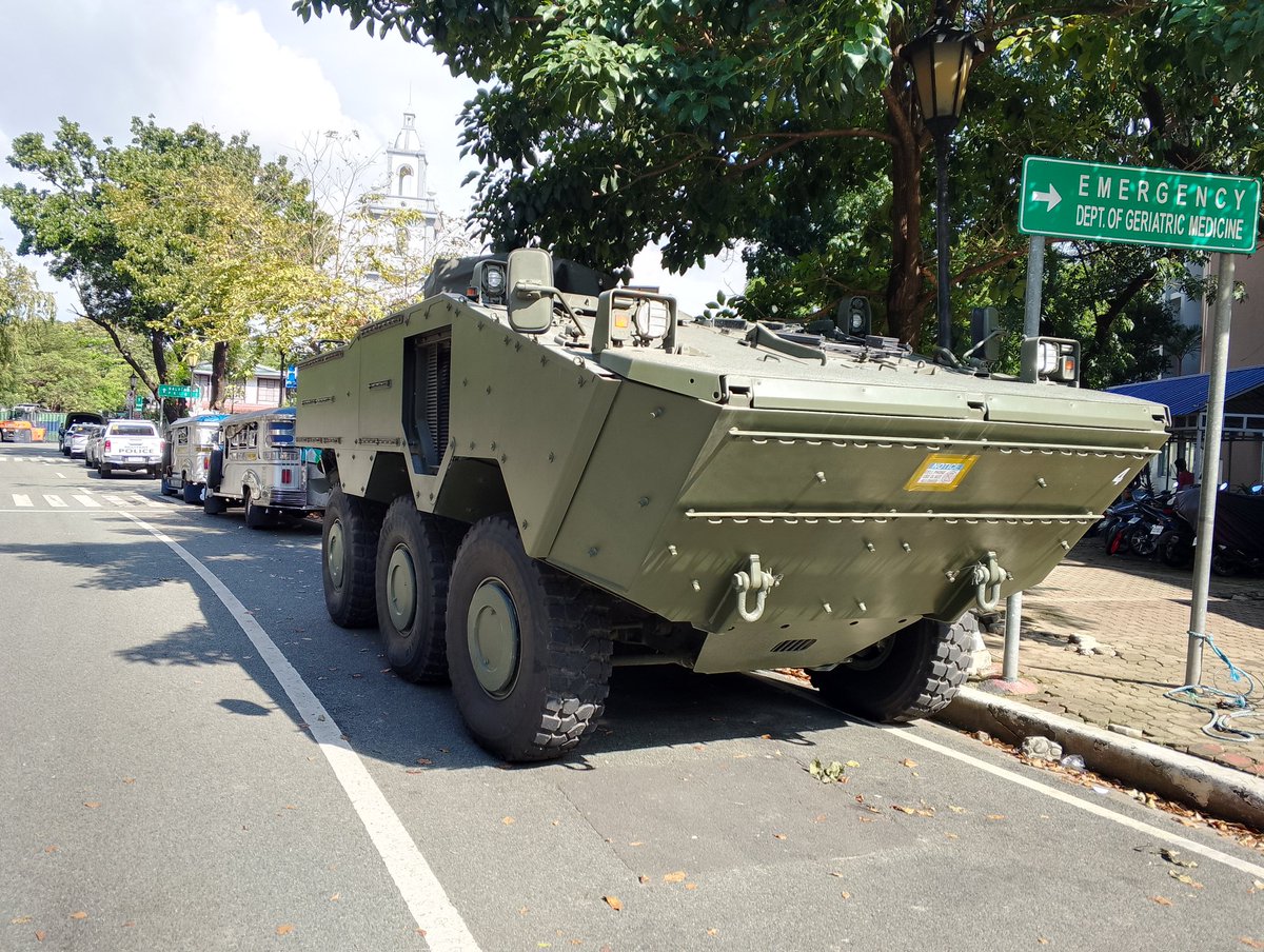 ReHorizon3's tweet image. I took some photos of the Philippine Army (@yourphilarmy 🇵🇭)&apos;s VBTP-MR Guarani 6x6 Wheeled Armored Personnel Carrier (APC) in San Miguel, Manila. The Guarani is being deployed to maintain peace and security to the area. The Army received the 2nd batch of Guarani APCs last Oct 30.