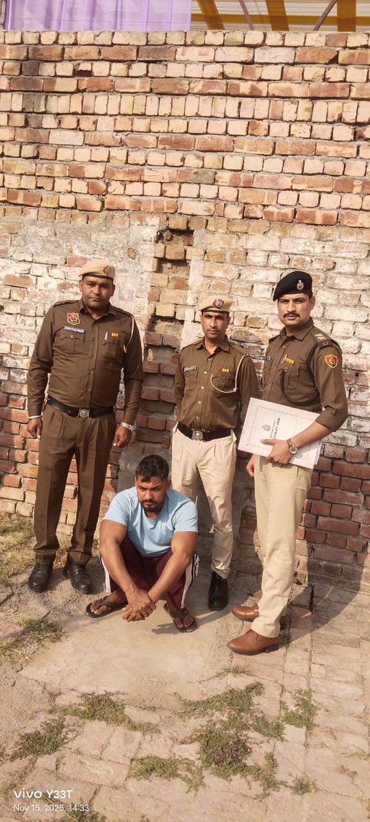 JindPolice's tweet photo. #SP_Jind_Kuldeep_Singh_IPS के कुशल दिशा निर्देशन में ऑपरेशन ट्रैकडाउन के तहत चौकी नगुरा पुलिस ने चोरी व जान से मारने कि थमकी देने वाला फरार चल रहे आरोपी को किया गिरफ्तार ।
#Haryana_Police
#Jind_Police
#Opertion_Trackdown https://t.co/EHFWT8EyGv