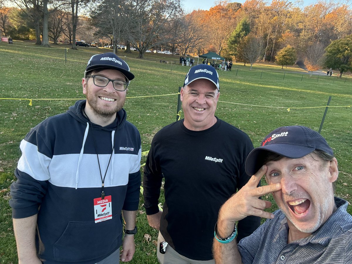 lambo2126's tweet image. 🙌One of the best things about covering XC is all the great friends I’ve made over the years and all the fun we have at meets
I especially love reconnecting with athletes I covered-many who are now coaches or parents of current runners. The running community is a special group!🙌