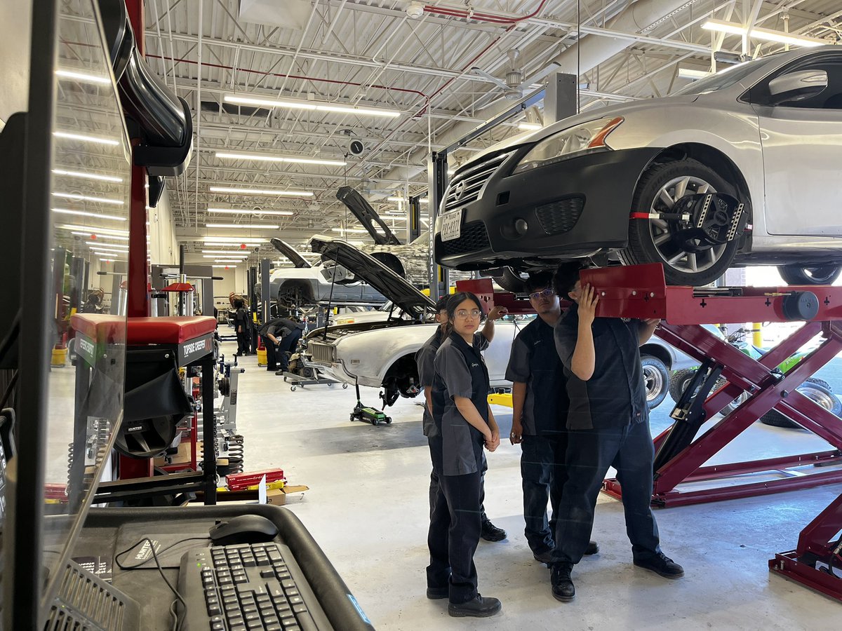 Alfredo Macias tweet media