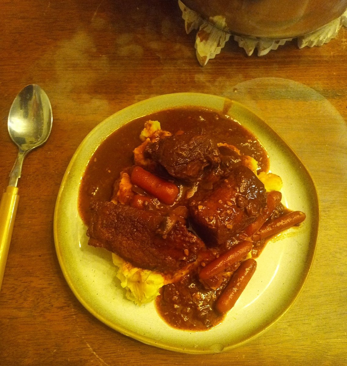ConstanzaCore's tweet image. Beef Bourguignon is God&apos;s gift to France to give to the world