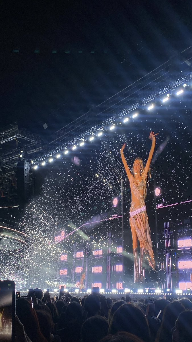 “no estan solos y no estan locos” 
-Tini