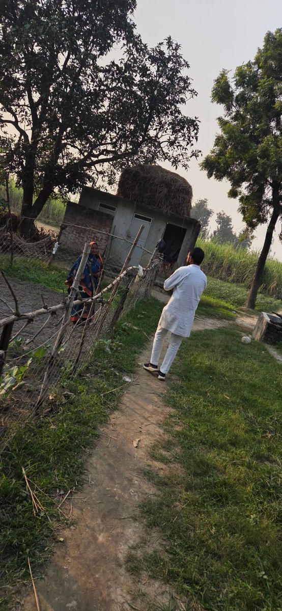 AbhisheknirajRG's tweet image. अपनों के द्वारा दिया गया आशीर्वाद ही जीवन की सबसे बड़ी पूँजी है। आपका दिया हुआ आशीर्वाद मुझे और मजबूत बनाता है,
मैं आपका बेटा बनकर, आपका साथी बनकर, और आपके सेवक बनकर हमेशा आपके सुख-दुख में खड़ा रहूंगा।
आपका आशीर्वाद ही मेरी सबसे बड़ी ताकत है।”
#जिला_पंचायत_क्षेत्र_बभनजोत_प्रथम