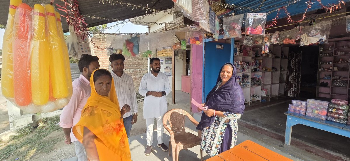 AbhisheknirajRG's tweet image. अपनों के द्वारा दिया गया आशीर्वाद ही जीवन की सबसे बड़ी पूँजी है। आपका दिया हुआ आशीर्वाद मुझे और मजबूत बनाता है,
मैं आपका बेटा बनकर, आपका साथी बनकर, और आपके सेवक बनकर हमेशा आपके सुख-दुख में खड़ा रहूंगा।
आपका आशीर्वाद ही मेरी सबसे बड़ी ताकत है।”
#जिला_पंचायत_क्षेत्र_बभनजोत_प्रथम