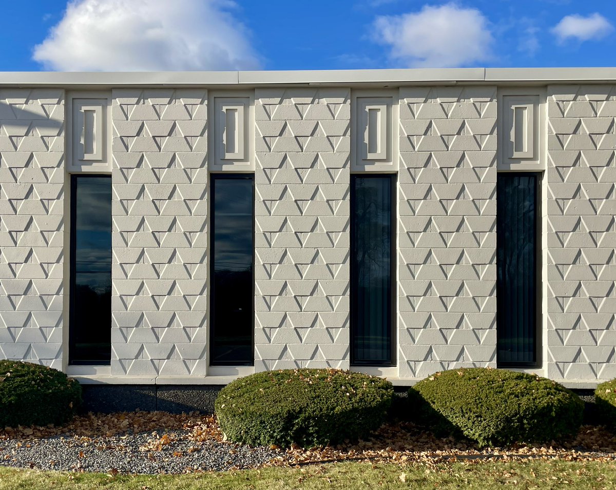 JoshLipnik's tweet photo. The midcentury modern offices of asphalt and concrete manufacturer Edw. C. Levy Co in Dearborn, MI https://t.co/welczTkOP3