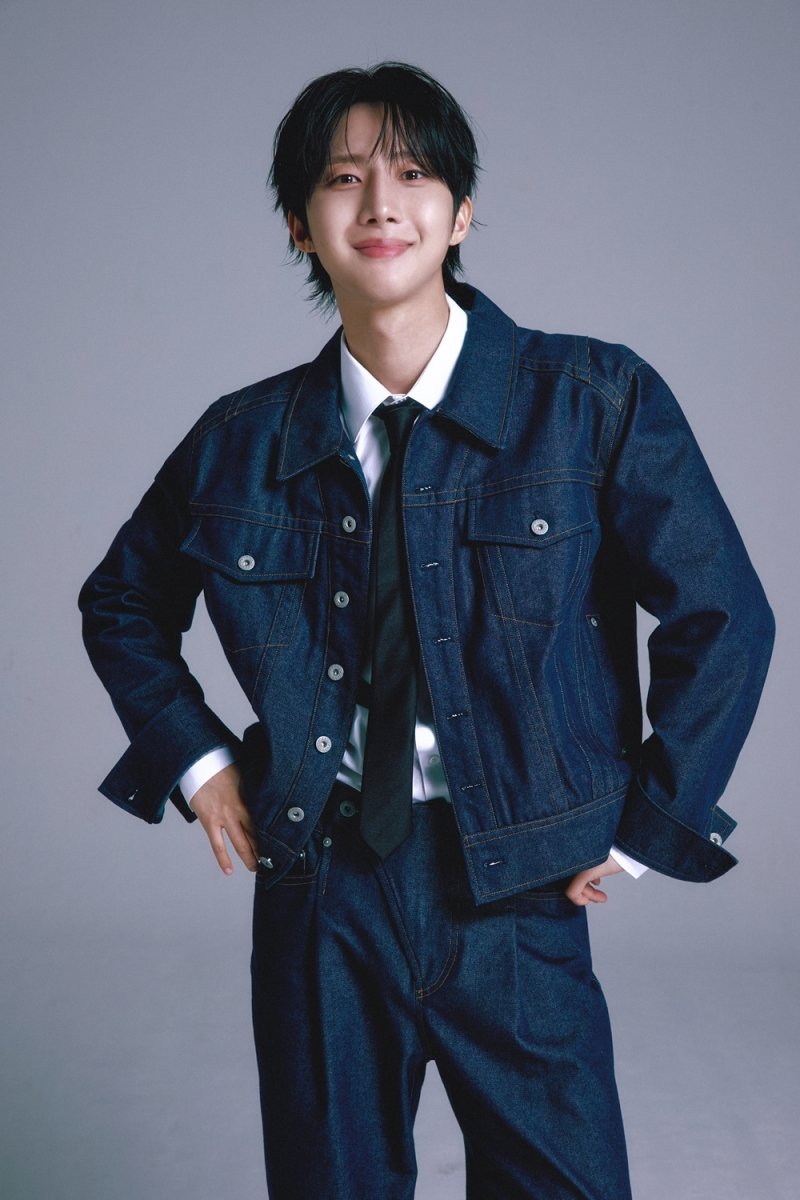 펜타곤 출신 후이, 에이핑크·휘인과 한솥밥…위드어스엔터行 [공식] 
#펜타곤 #PENTAGON #후이 #HUI #Apink #에이핑크 
#마마무 #MAMAMOO #휘인 #WHEEIN #한솥밥 
#위드어스엔터테인먼트 #전속계약 #iMBC연예 

17일 소속사 위드어스엔터테인먼트(이하 위드어스)는 "후이와 최근 전속계약을