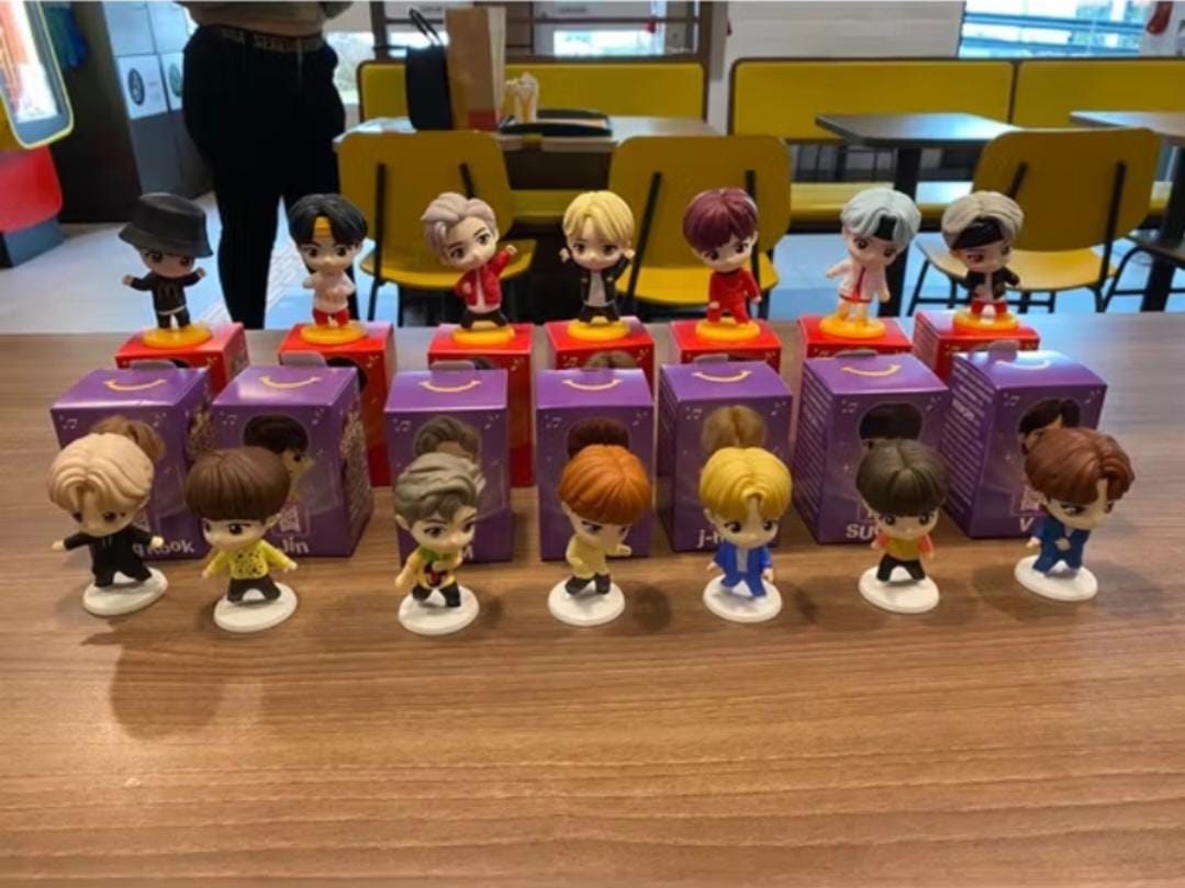PROCURO/COMPRO

Taehyung Tiny Tan mcdonald's Edição Especial e Nostalgia.

- Sem preço abusivo 
- Preferência para quem é do Sudeste