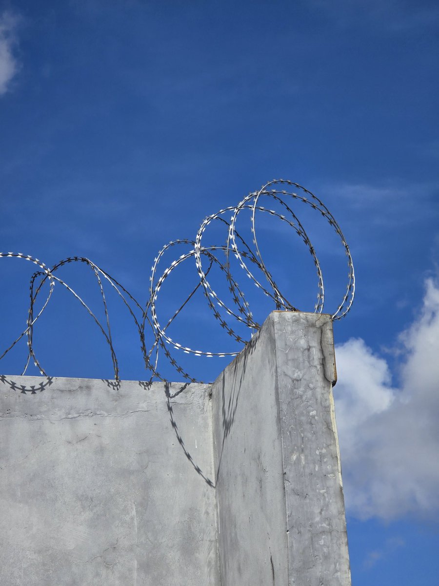 giorgiobanget's tweet image. Apa beda mata fisik dan mata bathin? Mata fisik, semakin menua akan semakin tumpul daya penglihatannya. Sedangkan Mata bathin, semakin kita menua (harusnya) semakin tajam.

Kalau ternyata anda sudah menua tapi mata bathinnya malah makin tumpul. Cek ke Dr. Bathin @kyai_ambleg deh