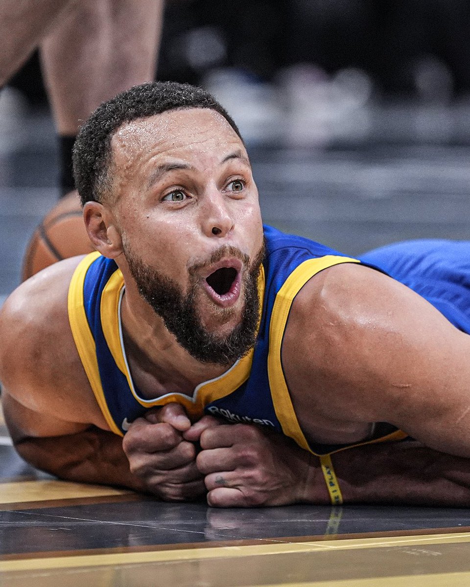 Steph Curry tonight

9 pts
5 rebs
3 ast
+18
W

He carried the team the last 2 games and his team carried tonight 🙏🏽