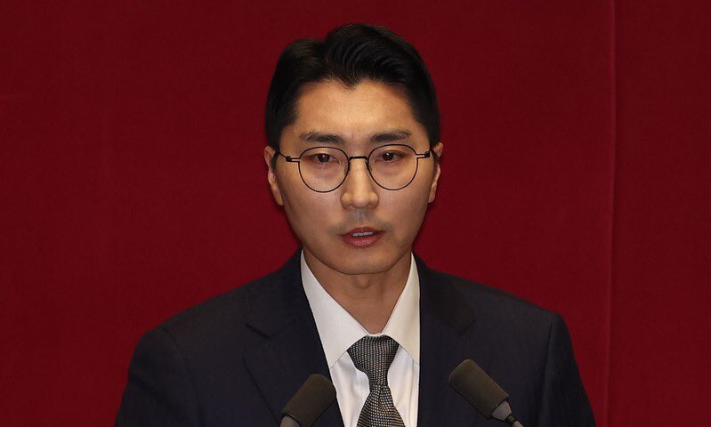 당신
정상적인 의원 활동 할수 있겠어?
통일교 비례대표 
통일교 한학자 쁘락치 의원
김건희가 만든 비례대표
국민의힘당 박준태