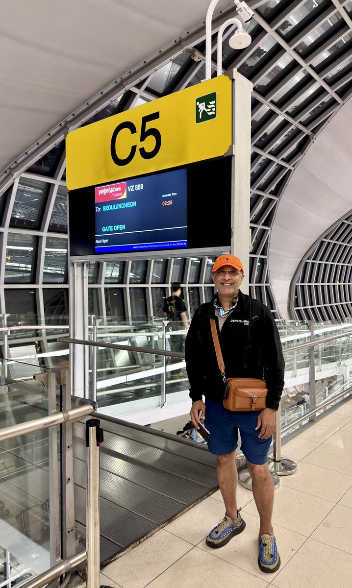 Tahir_Mahmood's tweet photo. Next stop Seoul, South Korea. Got a few important meetings that could have a substantial impact on @KRNL_xyz future. https://t.co/3RiizCn9tj