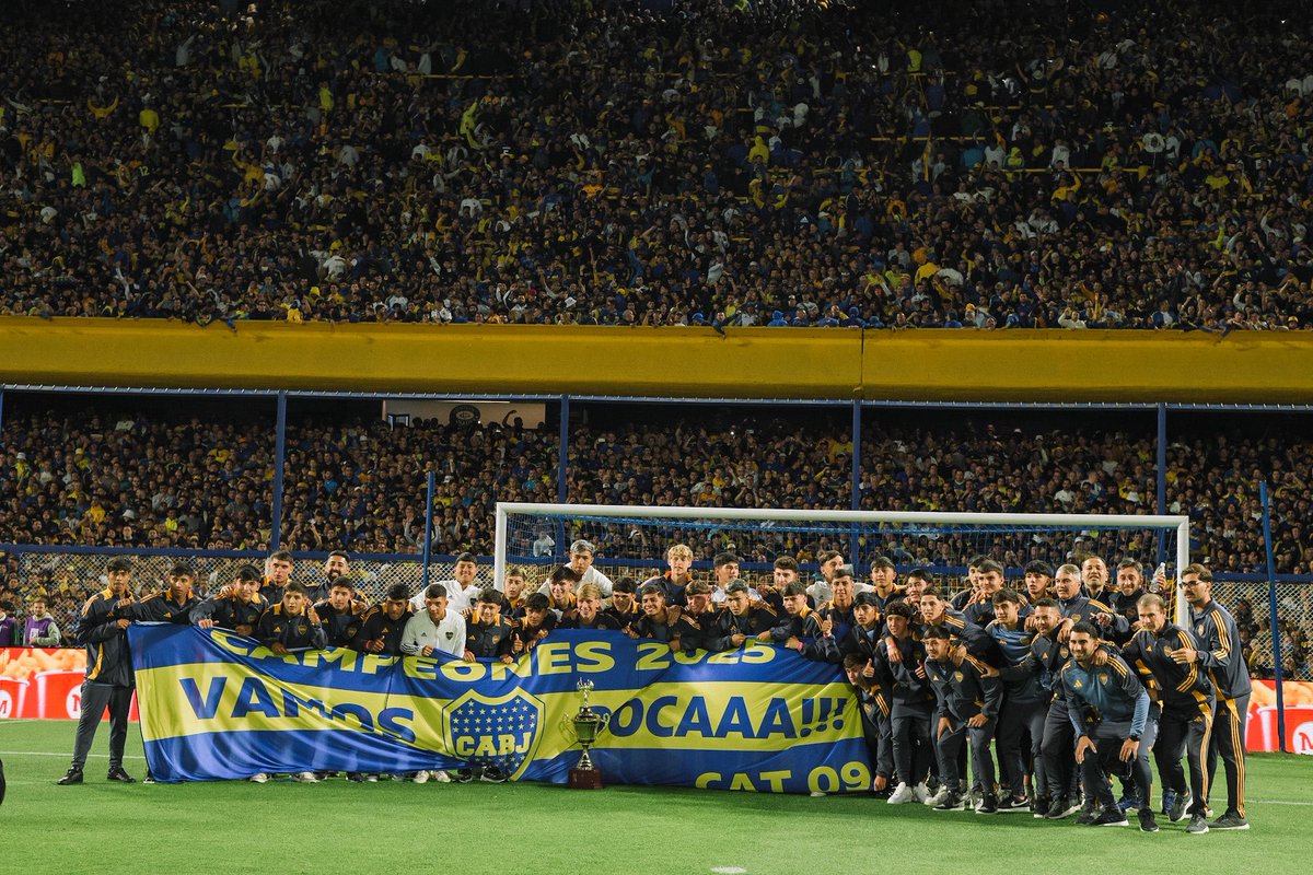 𝐋𝐚 𝟕𝐦𝐚 𝐜𝐚𝐦𝐩𝐞𝐨𝐧𝐚 𝐲 𝐋𝐚 𝐁𝐨𝐦𝐛𝐨𝐧𝐞𝐫𝐚.

Nada mejor.

#VamosLosPibes 💙💛💙
