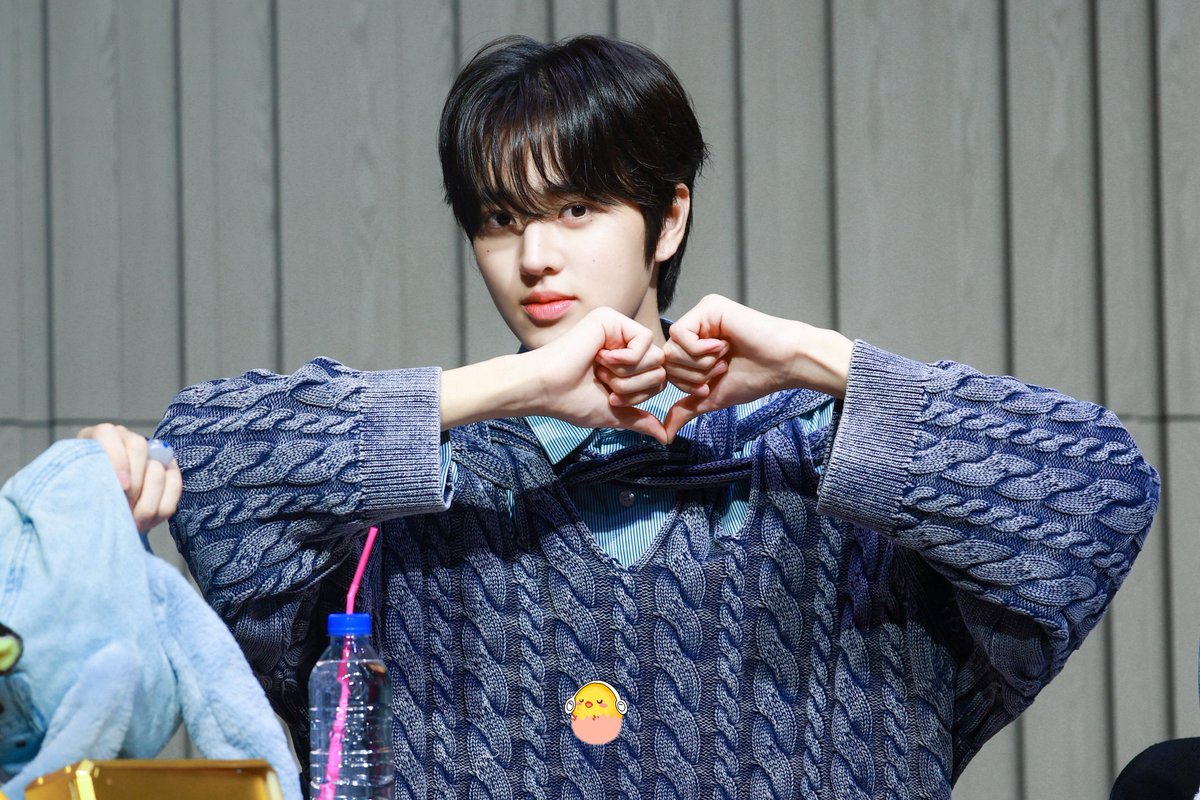 Grape_EC0227's tweet photo. 251106 BEATROAD HQ
반창고 없으면 손으로 하자!

#은찬 #EUNCHAN #TEMPEST #템페스트 #은혜로운 https://t.co/kIJNvnDXeQ