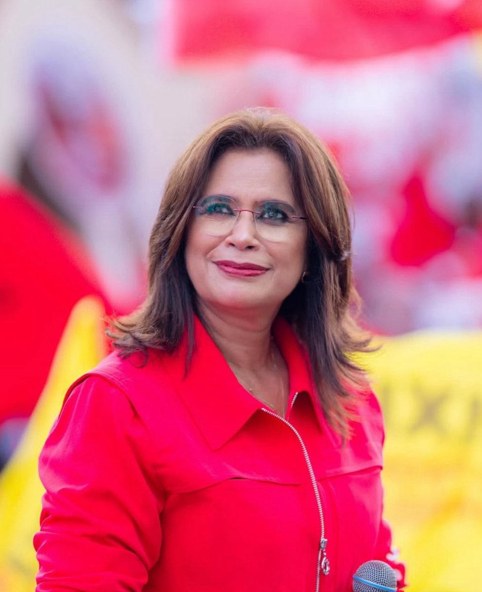 PartidoLibre's tweet photo. La victoria Popular tiene rostro de mujer.❤️🌺 https://t.co/ZCdt2lxqPb