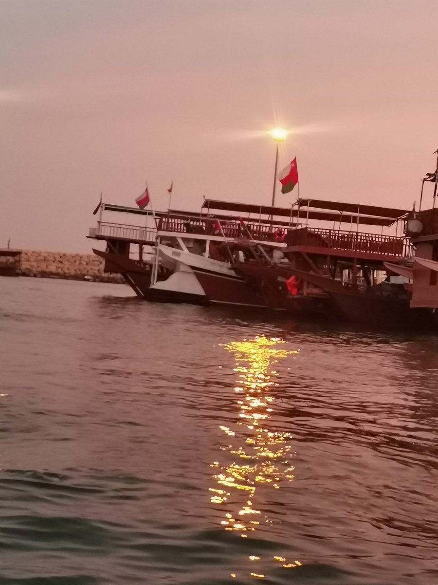 _6AM6's tweet image. صباحكم فرح ونور، يحملوه فجركم الذي لا يغيب 🌞&quot;