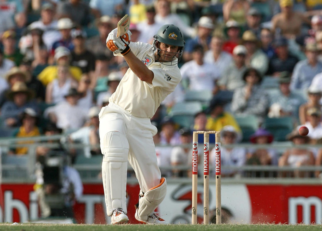 RAJA_BHAIYA_371's tweet image. 🏏 Flashback 2007: Adam Gilchrist made history by becoming the first Test batter to hit 100 sixes! 💥

#CricketLegend #SixMachine