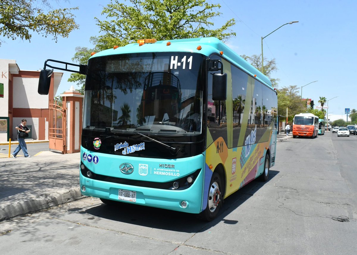 Usuari@s del #HBus tendrán nueva aplicación 

Hermosillo, Sonora; 16 de noviembre de 2025.- A partir del 18 de noviembre, usuarios del H Bus podrán utilizar una nueva aplicación para consultar rutas, horarios y recorridos en tiempo real. La herramienta, desarrollada por la
