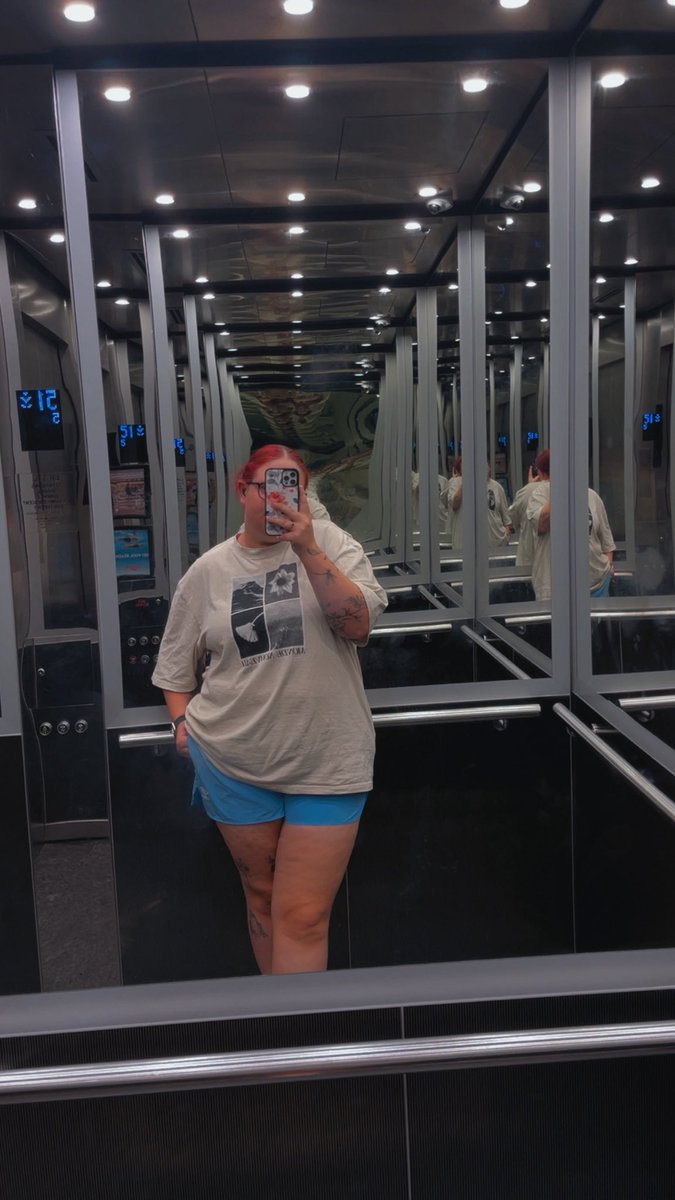 fyi in still hawt and alive