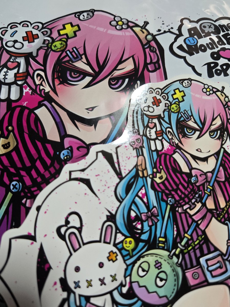 usasobax's tweet photo. #デサフェス62　project.c.k.さん
新画集、アクスタ、BIGステッカー、ポストカード､62限定Tシャツ､マグカップを購入～‼　会場では気付かなかったけどショッパーのIDOL だけ口元違うって事に！こうゆう遊びしてくれるの最高だわ､毎回作品格好いい！
今回ポスターがベルゼブブ(暴食)七つの大罪復活? https://t.co/4y64uAcelI