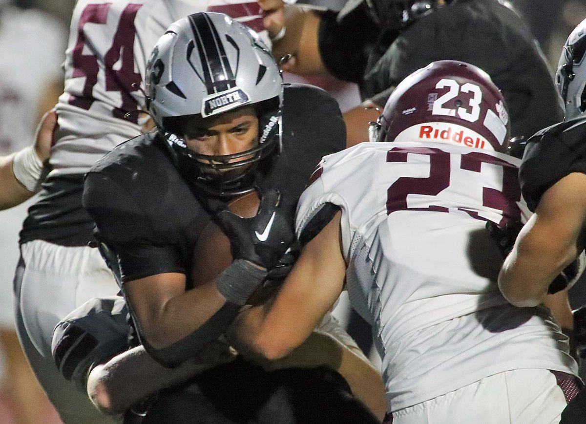 monitorphoto's tweet photo. Photo Gallery: PSJA North beats Mission High in postseason play 65-14. More photos @>>>https://t.co/Z0haDakefs #RGVFootball #RGVSports #txhsfb https://t.co/s0hIL1QOZI