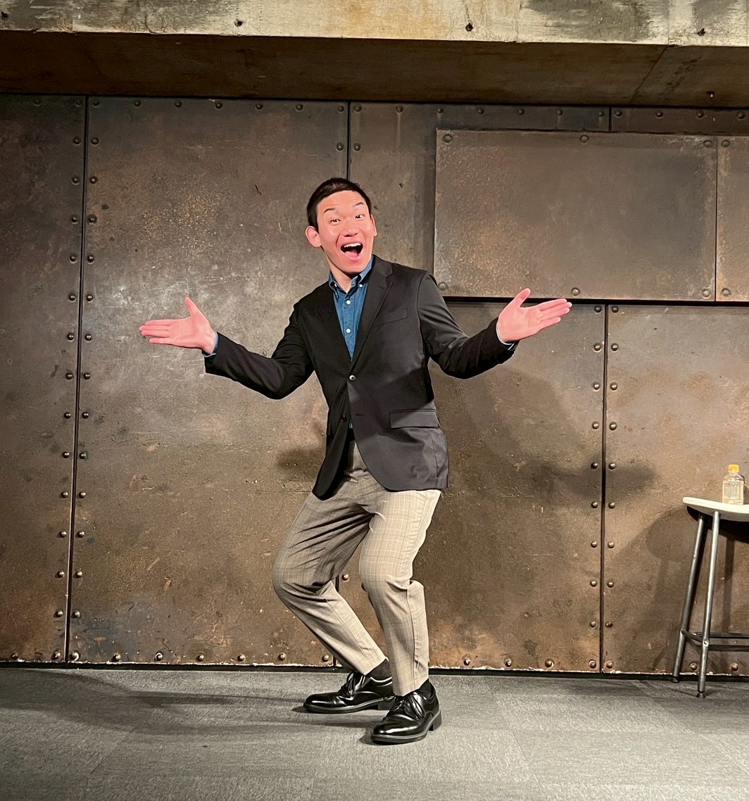 Horest708's tweet photo. 回路R朗読サスペンス劇場
「名探偵パリに行く」
全公演、終了しました！✨
ご来場頂きました全てのお客様、誠に誠にありがとうございました！🙇‍♂️
沢山の差し入れや、ご感想も本当に感謝です。
青年マクシムと悪人マフィアーノという二役を演じるのはとても楽しかったです☺️
#回路R
#名探偵パリに行く https://t.co/rvgwWBTTF0