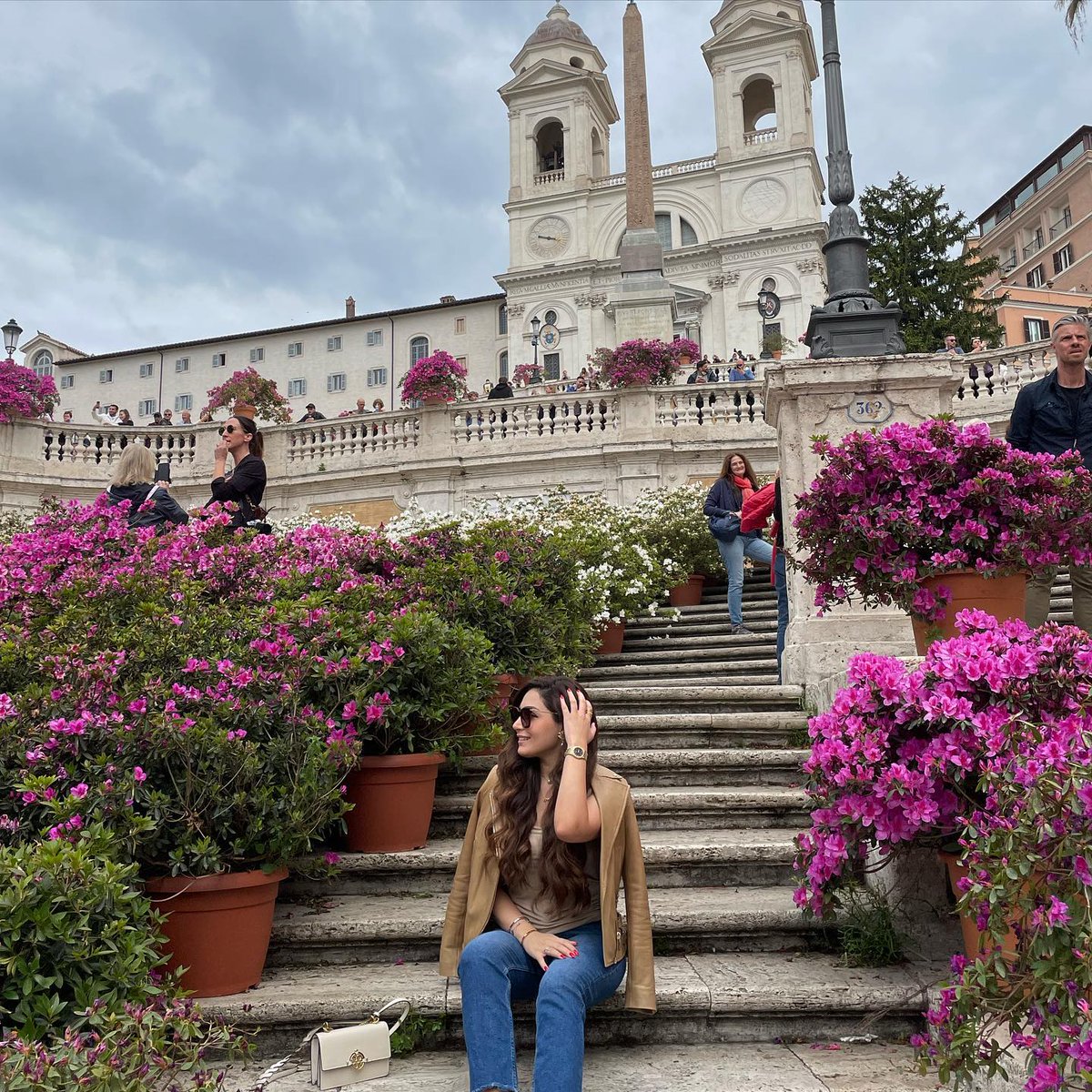 Sarwatshah's tweet image. Amidst blooming azaleas and vibrant bougainvillea, I found my moment of peace. 🌸 The beautiful architecture and spring colors create a stunning backdrop for this unforgettable day. Grateful for travel and its ability to inspire 💕
 #TravelDiaries #SpringVibes