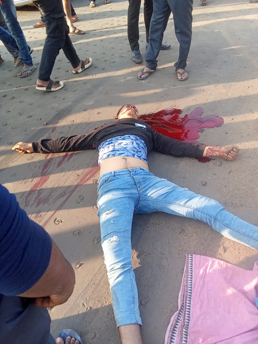 SanjitDas01's tweet image. ଗତ କାଲି ସେହି ସ୍ଥାନରେ ଦୁର୍ଘଟଣା ଘଟି ୨ମୂଲ୍ୟବାନ ଜୀବନ ଯାଇଛି।ଏଥି ପାଇଁ ଦାୟୀ କିଏ ? ତୁରନ୍ତ ମରାମତି କରିବାକୁ ଅନୁରୋଧ।
@districtadmndkl @CMO_Odisha @PWD_Odisha @nhai_ro @SecyChief @RDOdisha