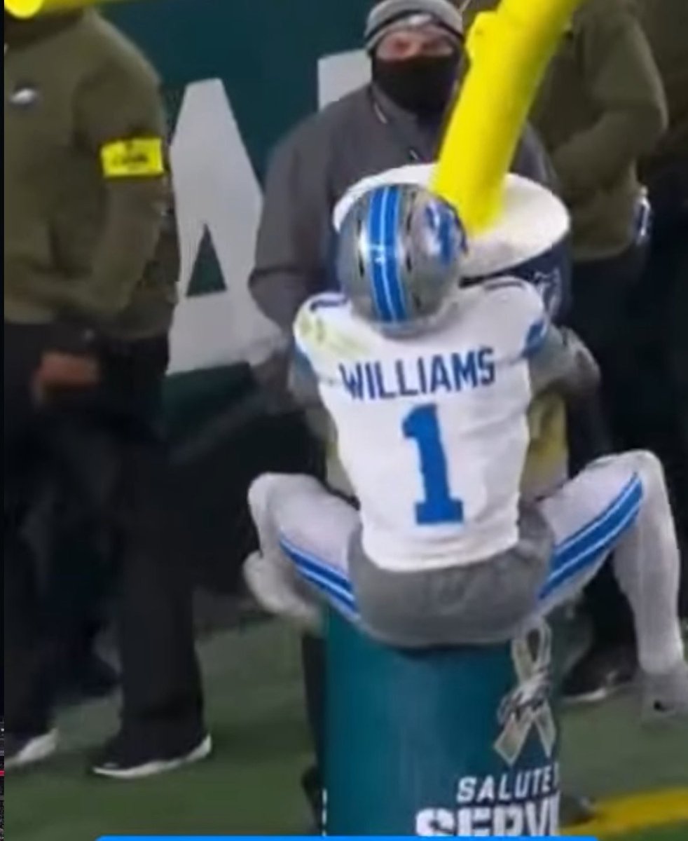 Me hugging the cashier who gave me my Dave’s Hot chicken