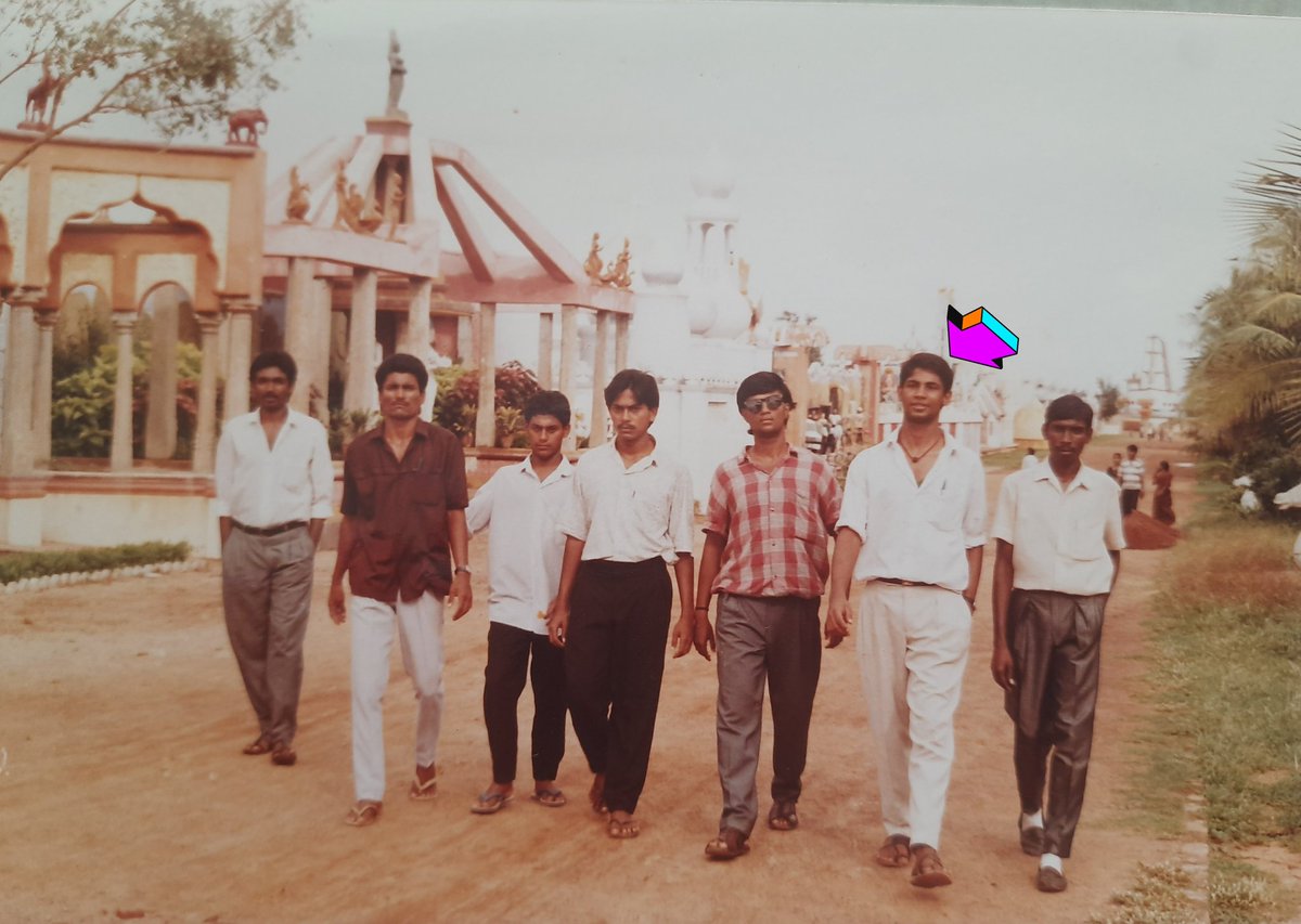 acmugil's tweet image. &quot;Time (machine)&quot;கிடைத்தது🕛🪩🌀கல்லூரியில்  படிக்கும்போது.. ஒருமுறை என் பள்ளி நண்பர்களை சென்னைக்கு அழைத்தேன்..என் கல்லூரி நண்பர்களுக்கு அறிமுகம் செய்தேன்..கல்லூரி நண்பர்கள்+பள்ளி நண்பர்கள் நண்பர்களாகி ஒன்றாய் விஜிபி மாமல்லபுரம் என சிறிய சுற்றுலா சென்றோம்..💟
அழகான நாட்கள்4️⃣6️⃣📌