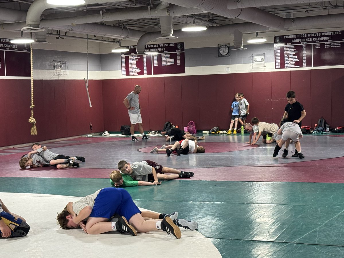 Wolves_WC's tweet image. Wolves Wrestling Update!

This week’s practices are at Prairie Ridge HS.

Tues &amp;amp; Thurs:
🐾 Pups: 5:30–6:15
🐾 Older: 6:15–7:30

Parent meeting will follow each practice on Tuesday—attend either one.

Thanks for the flexibility! 🐺🤼‍♂️