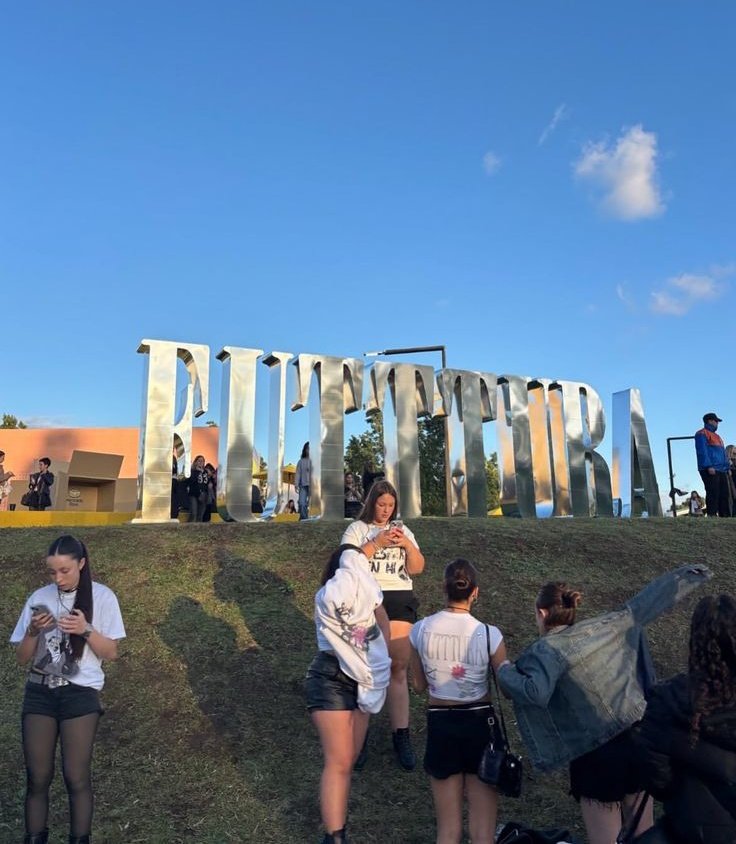 CUANDO NO ESTAAAAS LA CASA VACIA PREGUNTA CUANDO VOLVERASS