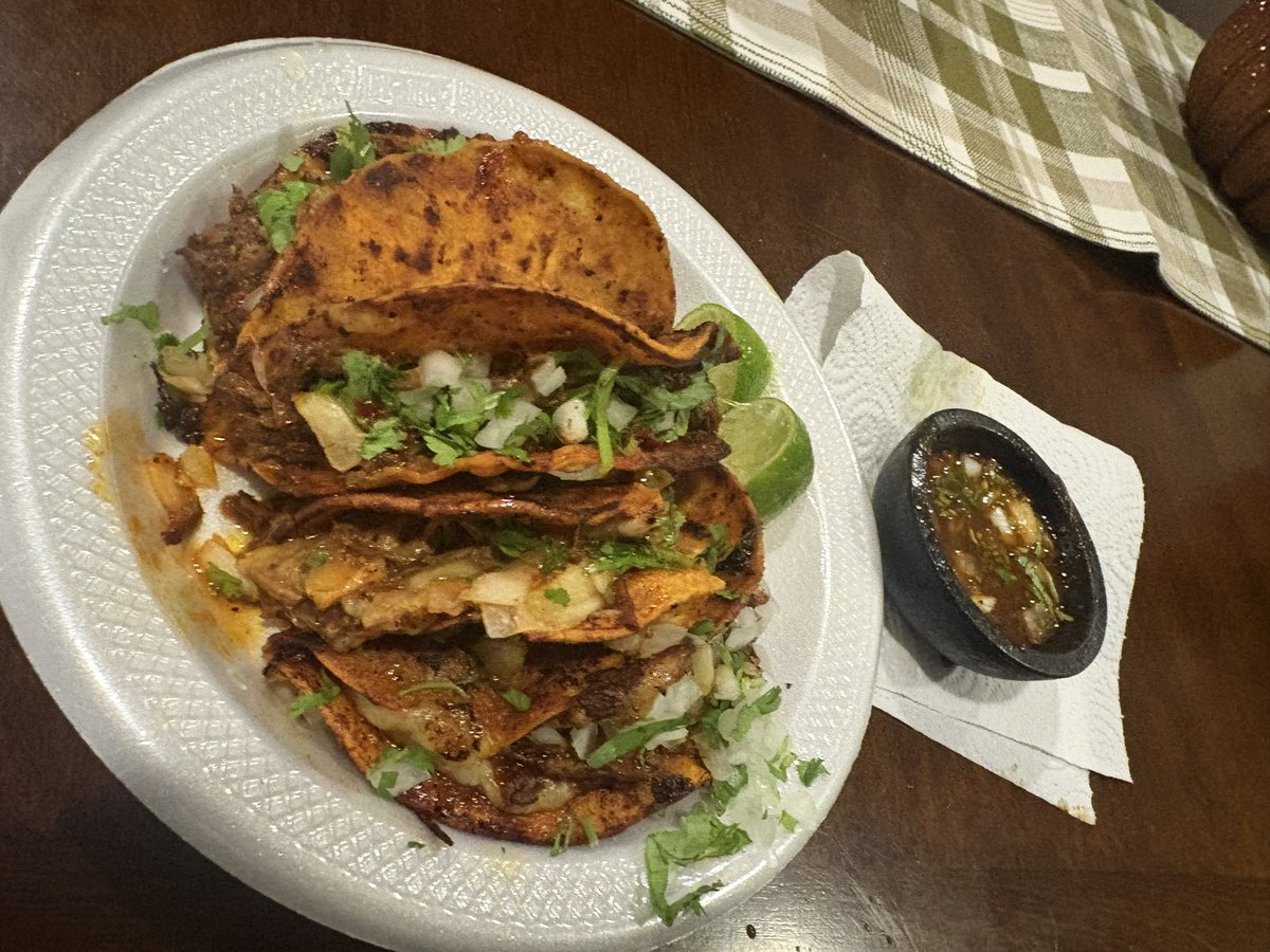 rdls012's tweet photo. Soooo I did a thing today!! Never before but I made homemade Birria Tacos from scratch!! https://t.co/ioUcPqztay
