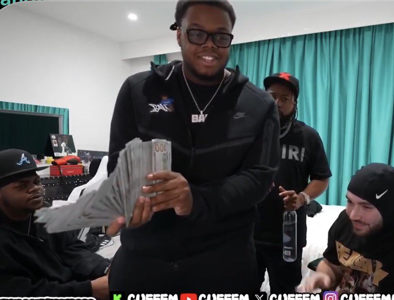 bbankzz5's tweet image. OUR GOAT GON BE STRAIGHT. HE STRONG MINDED. HE GON PUSH THROUGH🙏❤️