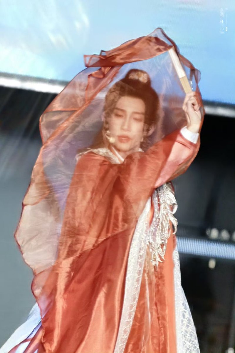 liuyu2000's tweet image. สเตจเมื่อวานนี้สวยจริง 😍😍
#LiuYu #刘宇  #หลิวอวี่