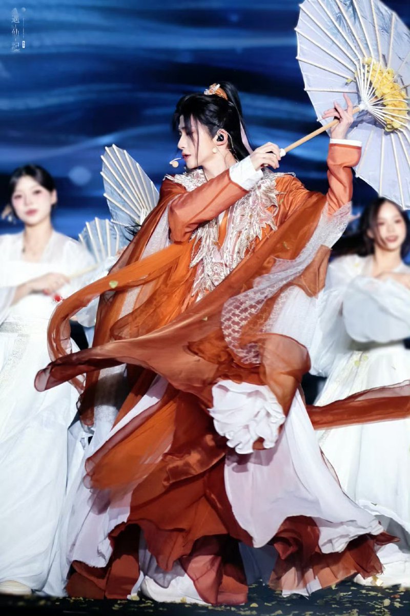 liuyu2000's tweet image. สเตจเมื่อวานนี้สวยจริง 😍😍
#LiuYu #刘宇  #หลิวอวี่