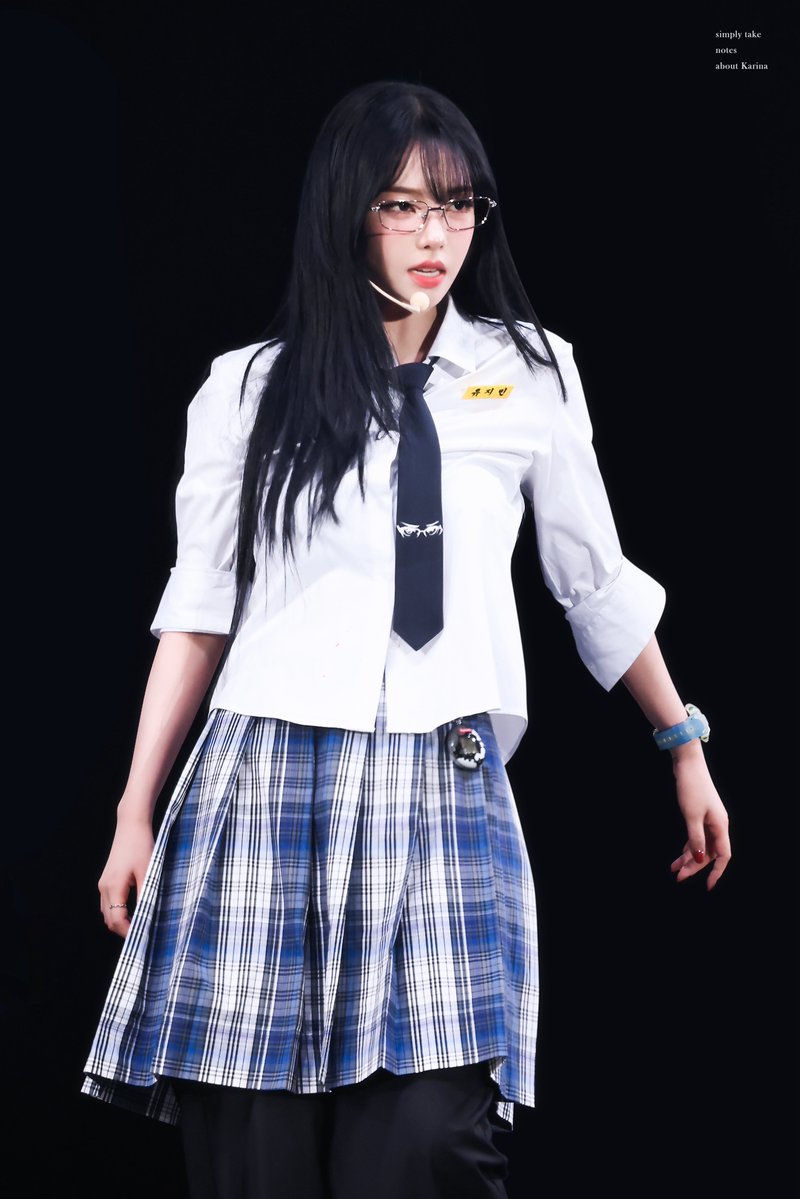 notes0411's tweet image. 5주년 선물 받았어 너무 좋아💙

#카리나 #Karina #カリナ #에스파 #aespa